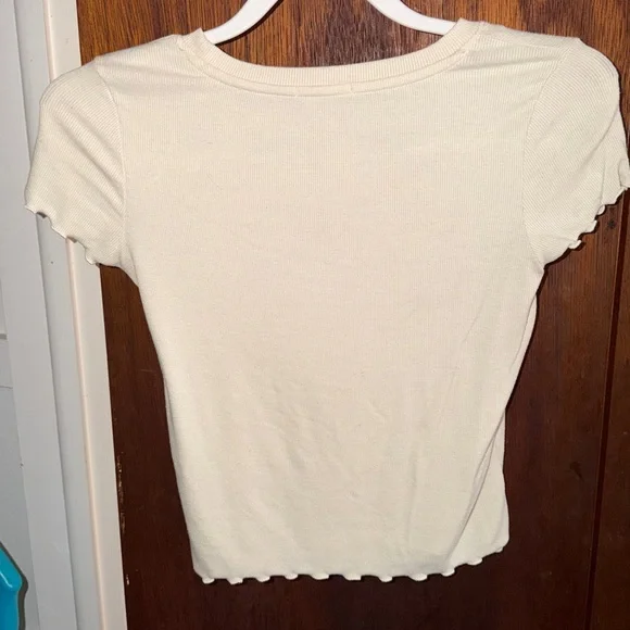 🌸 Heart & Hips Cream Butterfly Floral Top – Size Small 🌸 - Picture 4 of 4